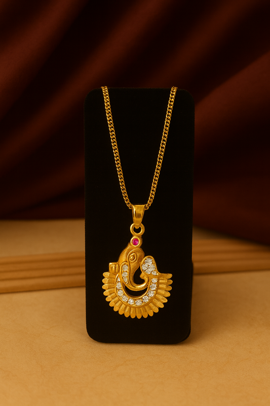 Elegant Ganesha Motif Pendant Necklace